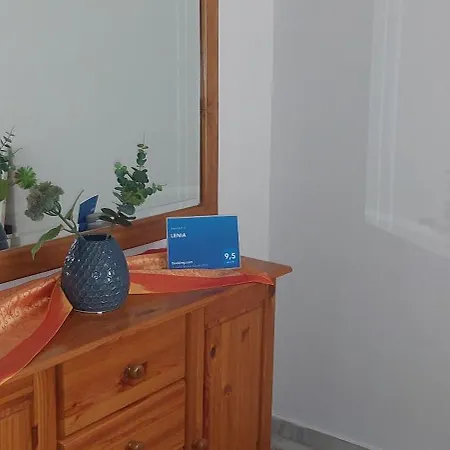 Lenia نيا بلاجيا